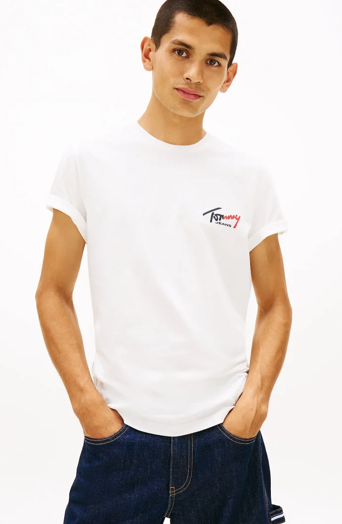 Tommy Hilfiger TJM Dar Kesim Göğüs İmzalı Kısa Kollu Erkek Beyaz T-shirt DM0DM22538YBL