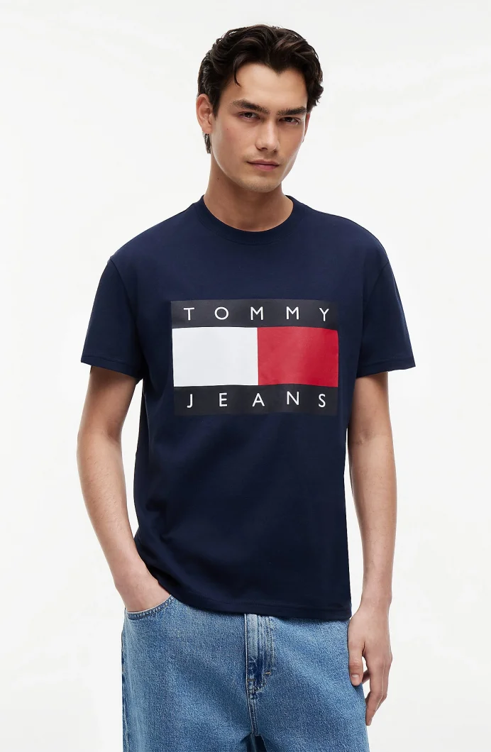Tommy Hilfiger TJM Normal Kesim Büyük Bayraklı Kısa Kollu Erkek Mavi T-shirt DM0DM22645C1G