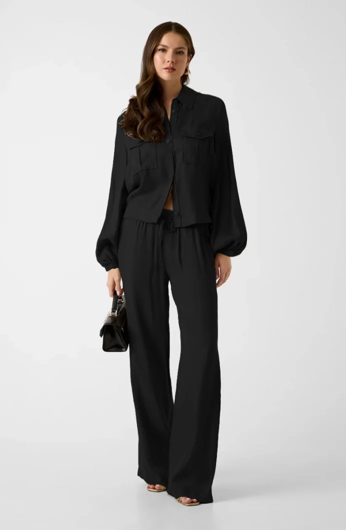 Guess Dalia Akışkan Jogger Kadın Siyah Pantolon W6GB07W1781-JBLK