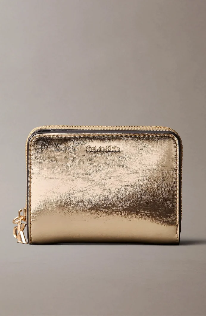 Calvin Klein CK Metalik Kapaklı Fermuarlı Kadın Gold Cüzdan LV04F1103G-3JG