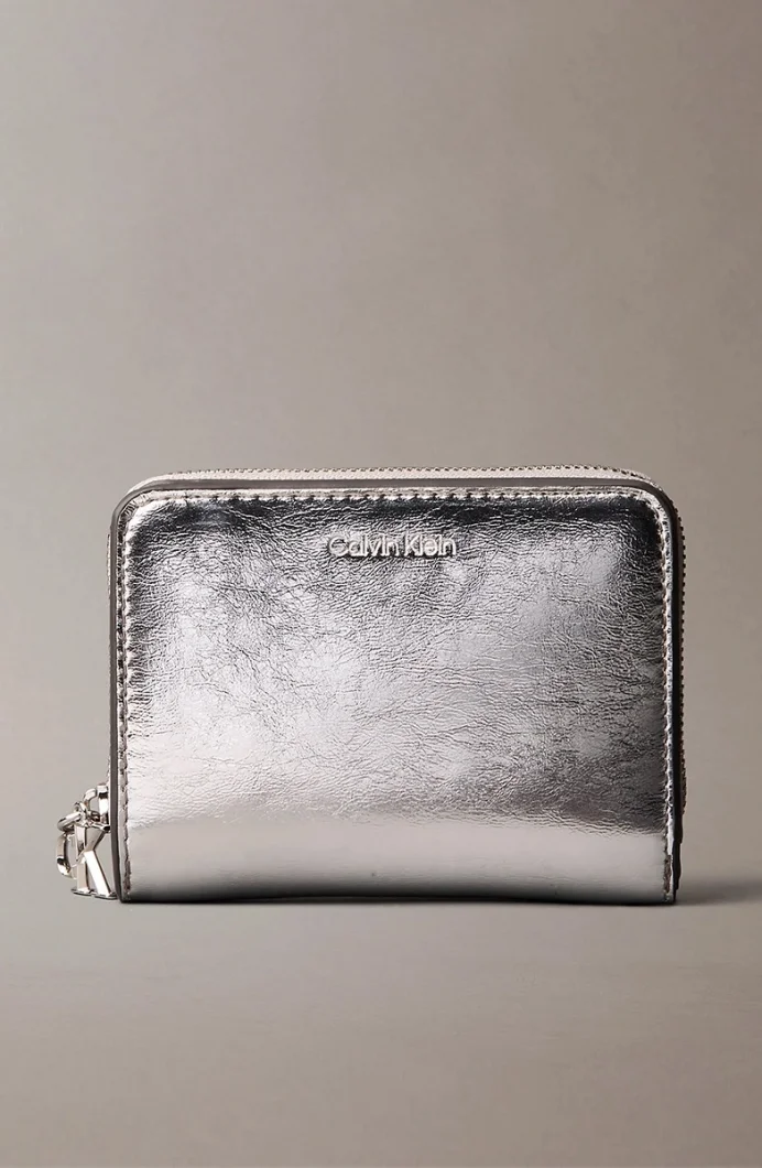 Calvin Klein CK Metalik Kapaklı Fermuarlı Kadın Metalik Gri Cüzdan LV04F1103G-3JH