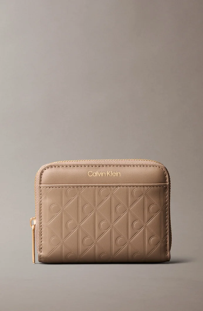 Calvin Klein Amblemli Tamamı Baskılı Kabartmalı Fermuarlı Kadın Kahverengi Cüzdan LV04F1081G-VFU