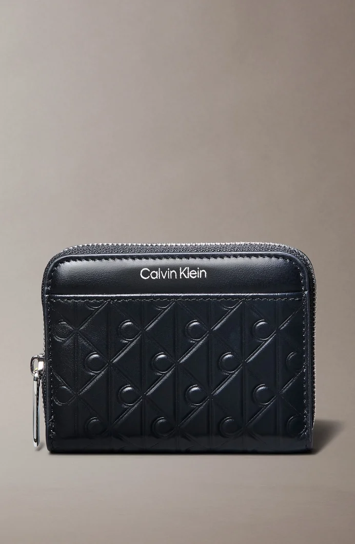 Calvin Klein Amblemli Tamamı Baskılı Kabartmalı Fermuarlı Kadın Siyah Cüzdan LV04F1081G-UB1