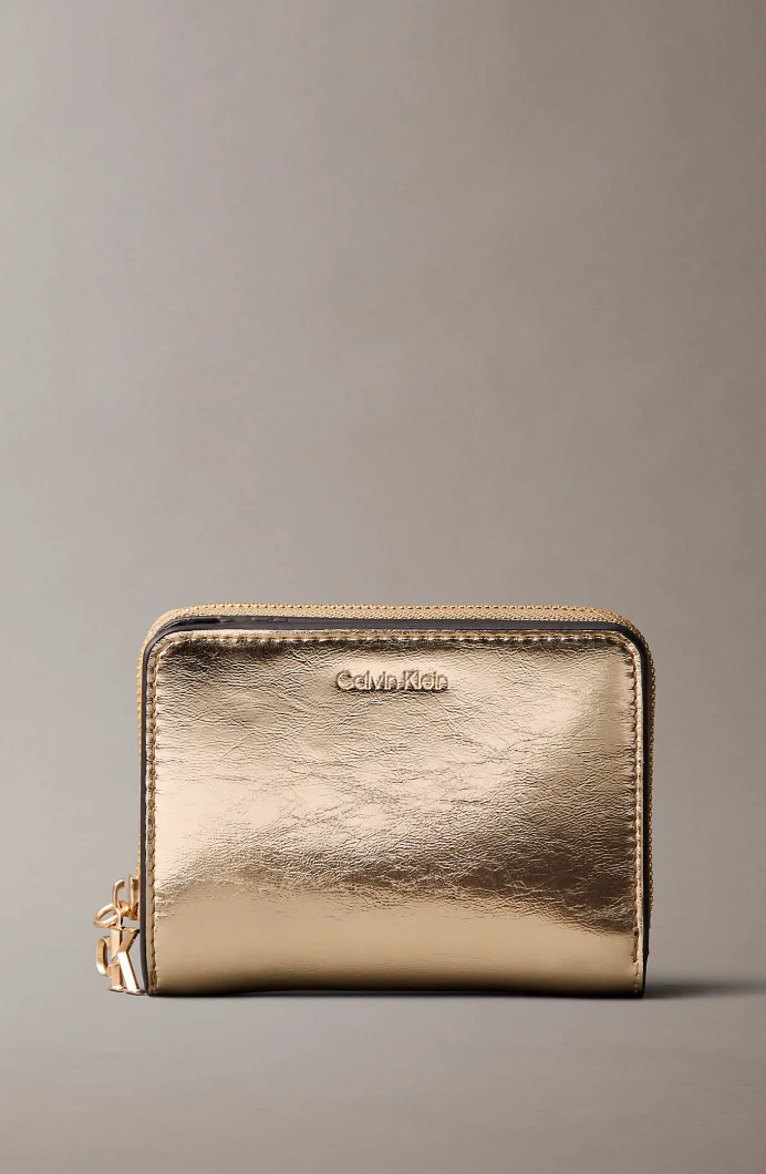 Calvin Klein CK Metalik Kapaklı Fermuarlı Kadın Gold Cüzdan LV04F1103G-3JG