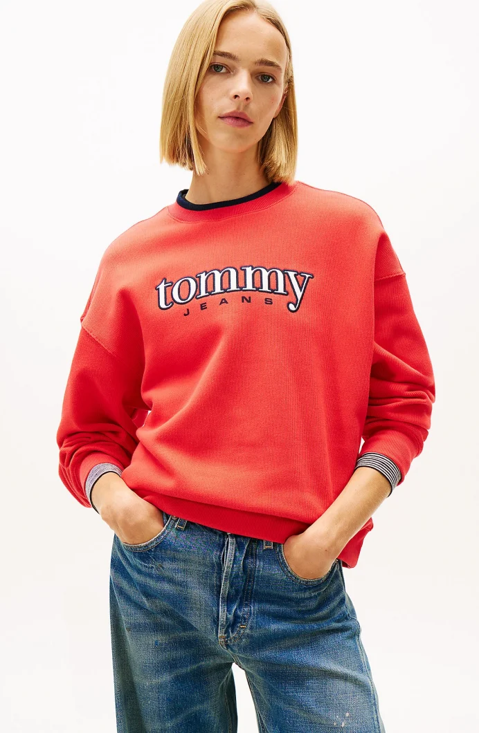 Tommy Hilfiger TJW Kutulu Kesim Tommy Aplikeli Bisiklet Yaka Kadın Kırmızı Sweatshirt DW0DW22565XK3