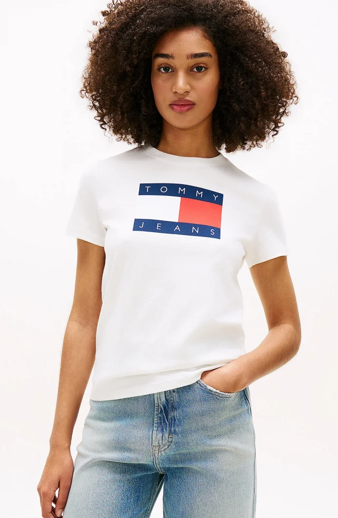 Tommy Hilfiger TJW Normal Kesim TJ Bayraklı Kısa Kollu Kadın Beyaz T-shirt DW0DW22562YBL