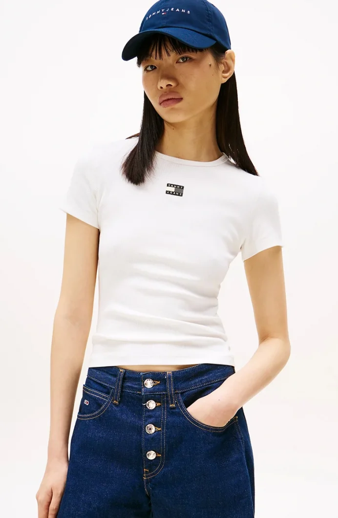 Tommy Hilfiger TJW SLIM BADGE RIB TEE Kadın Beyaz T-shirt DW0DW17881YBL