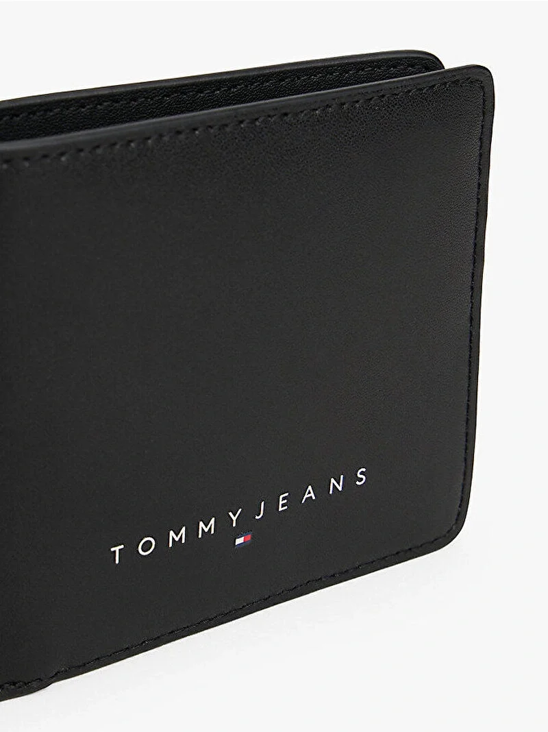 Tommy Jeans TJM Linear Kartlıklı Erkek Siyah Cüzdan AM0AM13696BDS
