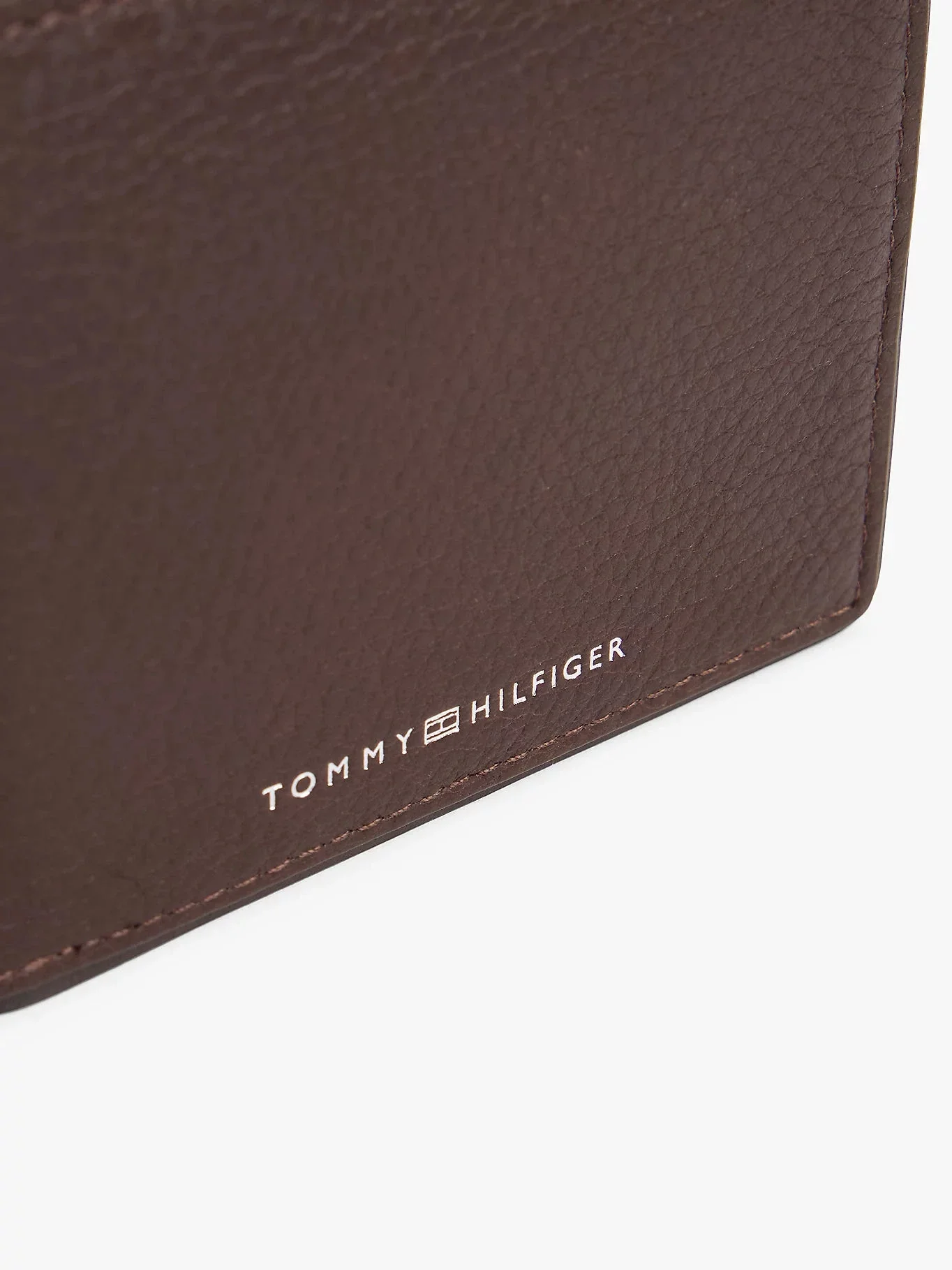 Tommy Hilfiger TH Corp Mini Kartlıklı Erkek Kahverengi Cüzdan AM0AM13739GB6