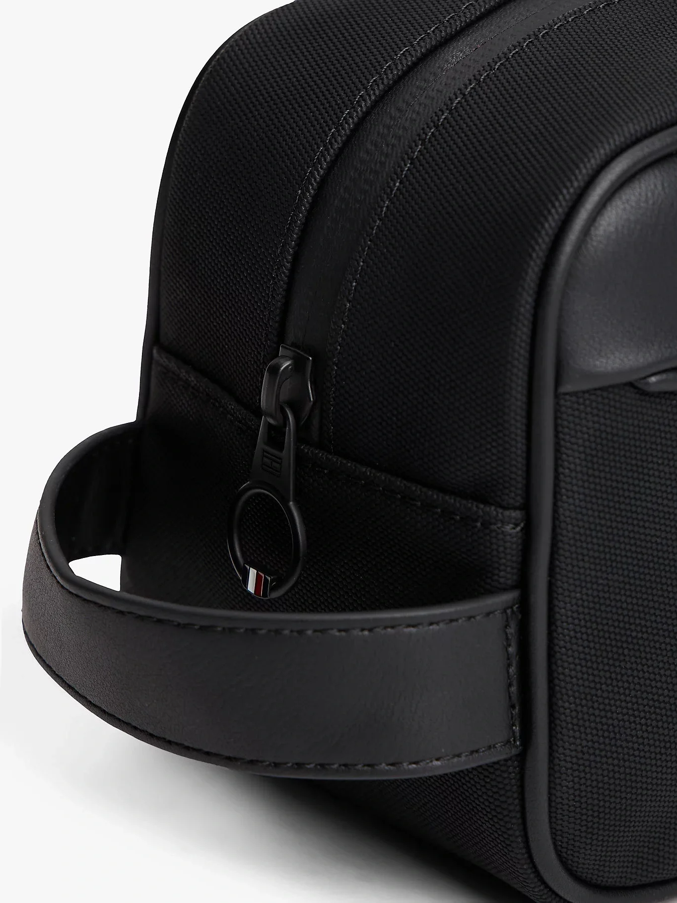 Tommy Hilfiger TH Foundation Erkek Siyah El Çantası AM0AM13747BDS
