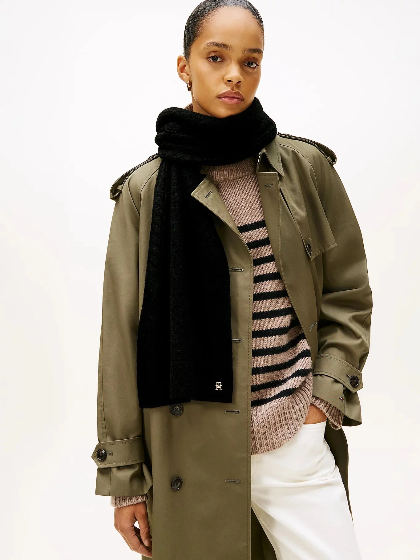 Tommy Hilfiger TH Elevated Chic Yumuşak Kadın Siyah Eşarp AW0AW17788BDS