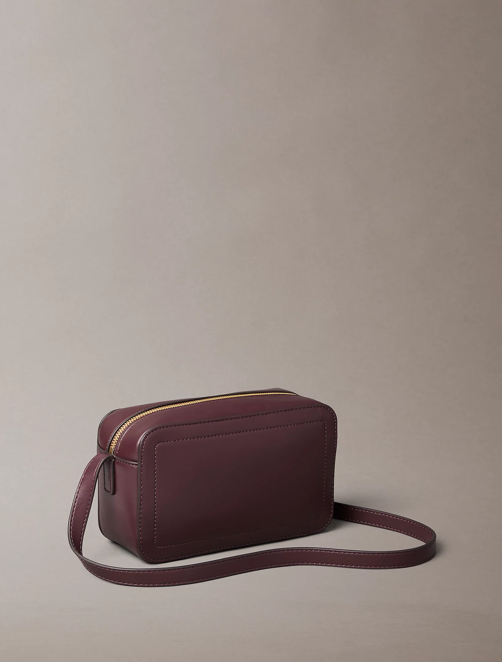 Calvin Klein Bold CK Kadın Camera Çanta LV04F3220G-BAP