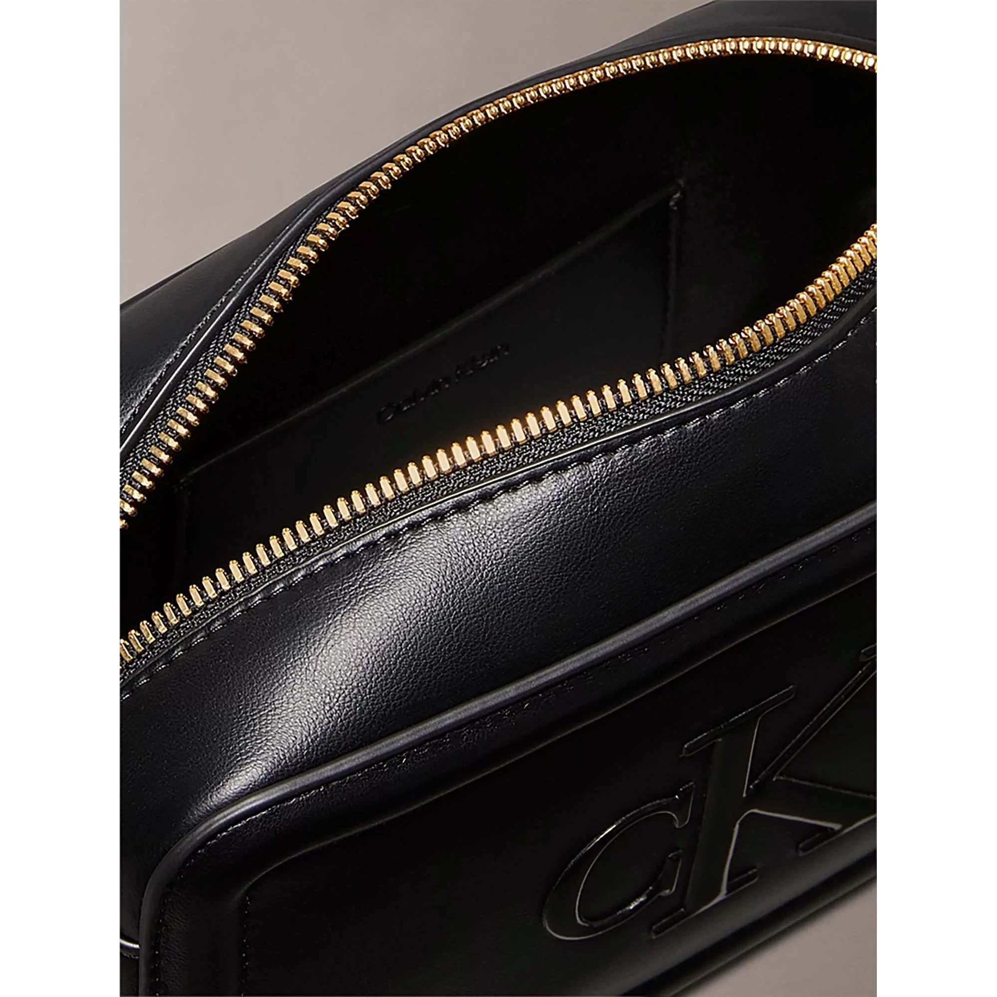 Calvin Klein Bold CK Kadın Camera Çanta LV04F3220G-UB1