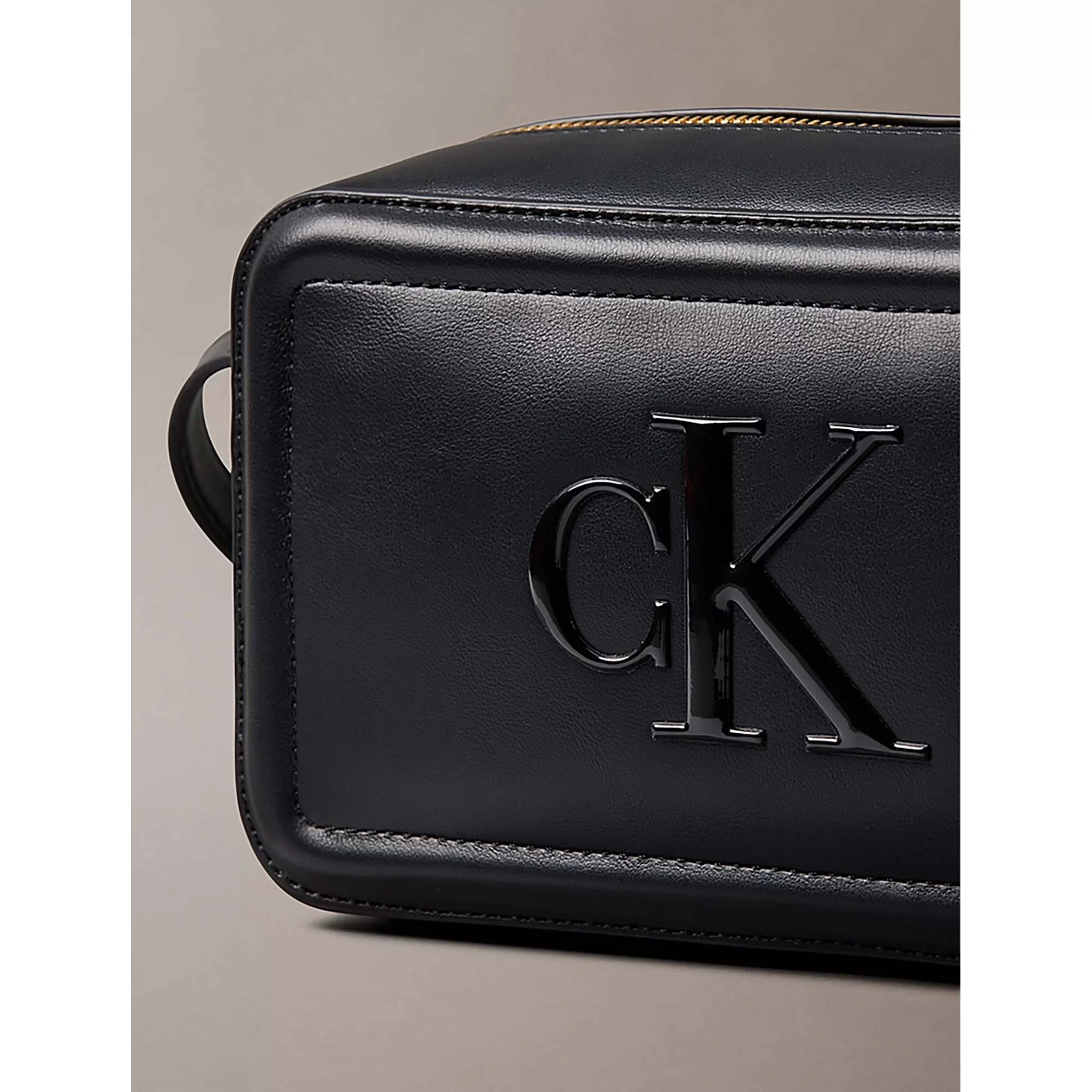 Calvin Klein Bold CK Kadın Camera Çanta LV04F3220G-UB1