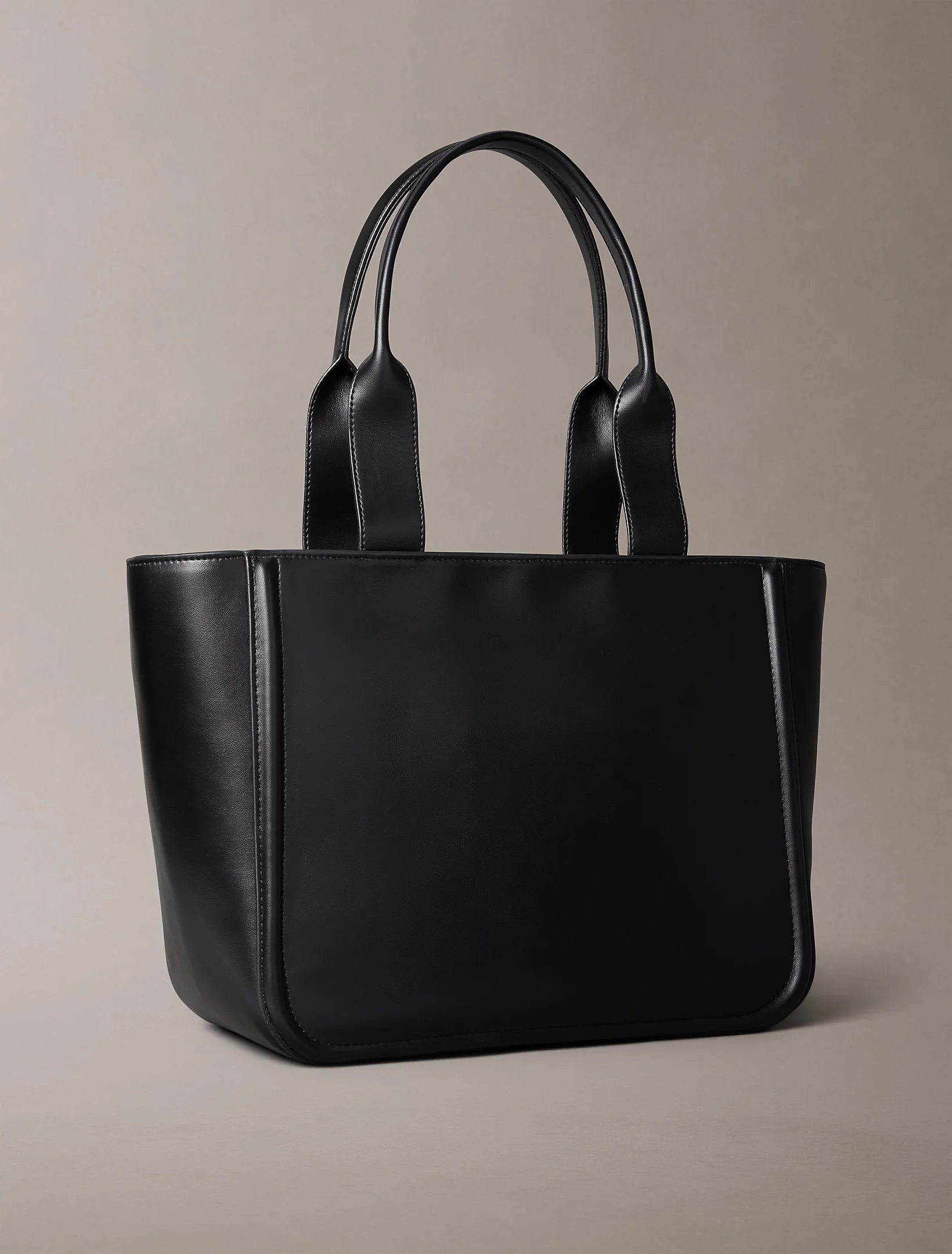 Calvin Klein Bold CK Orta Boy Tote Kadın Siyah Çanta LV04F3218G-UB1