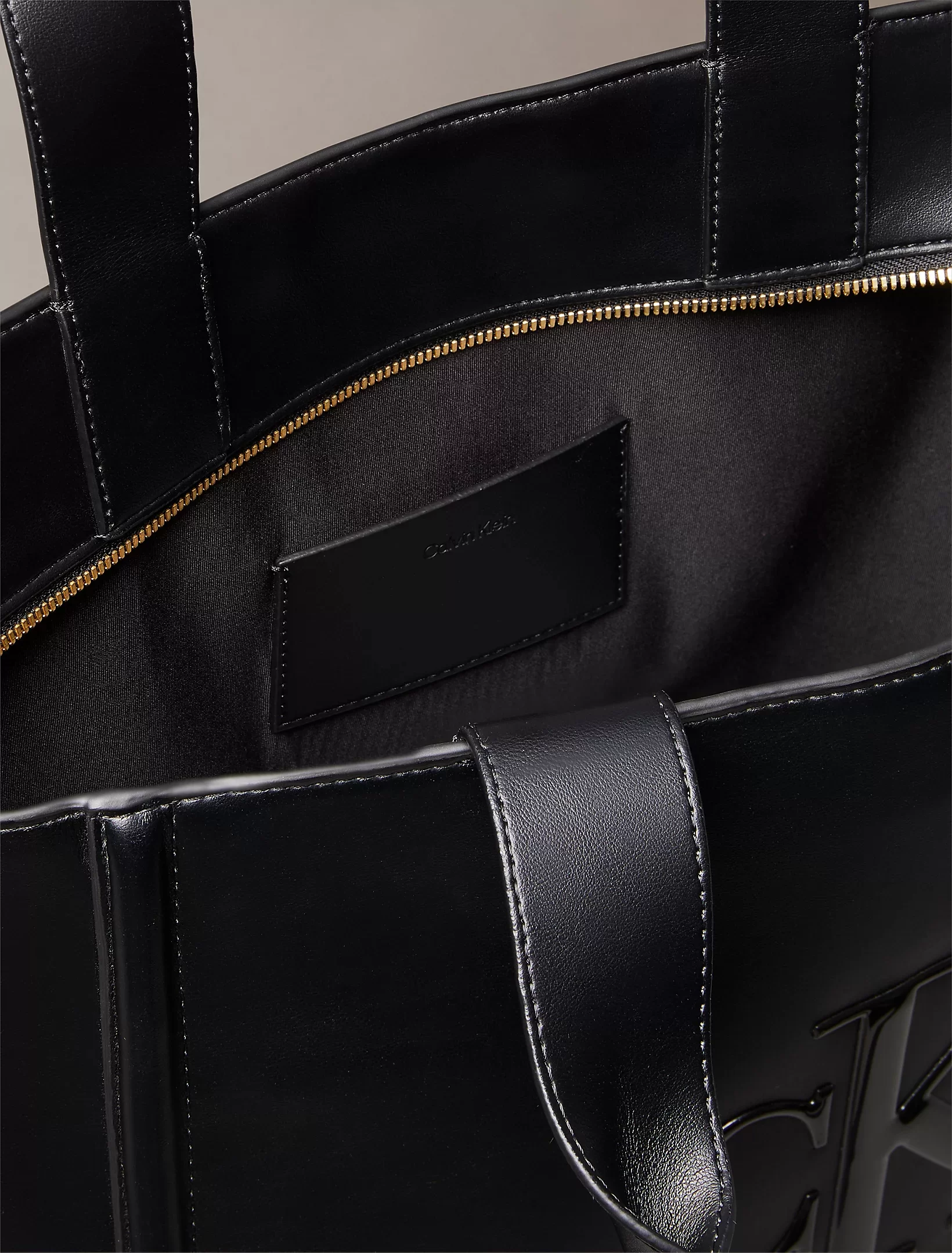 Calvin Klein Bold CK Orta Boy Tote Kadın Siyah Çanta LV04F3218G-UB1