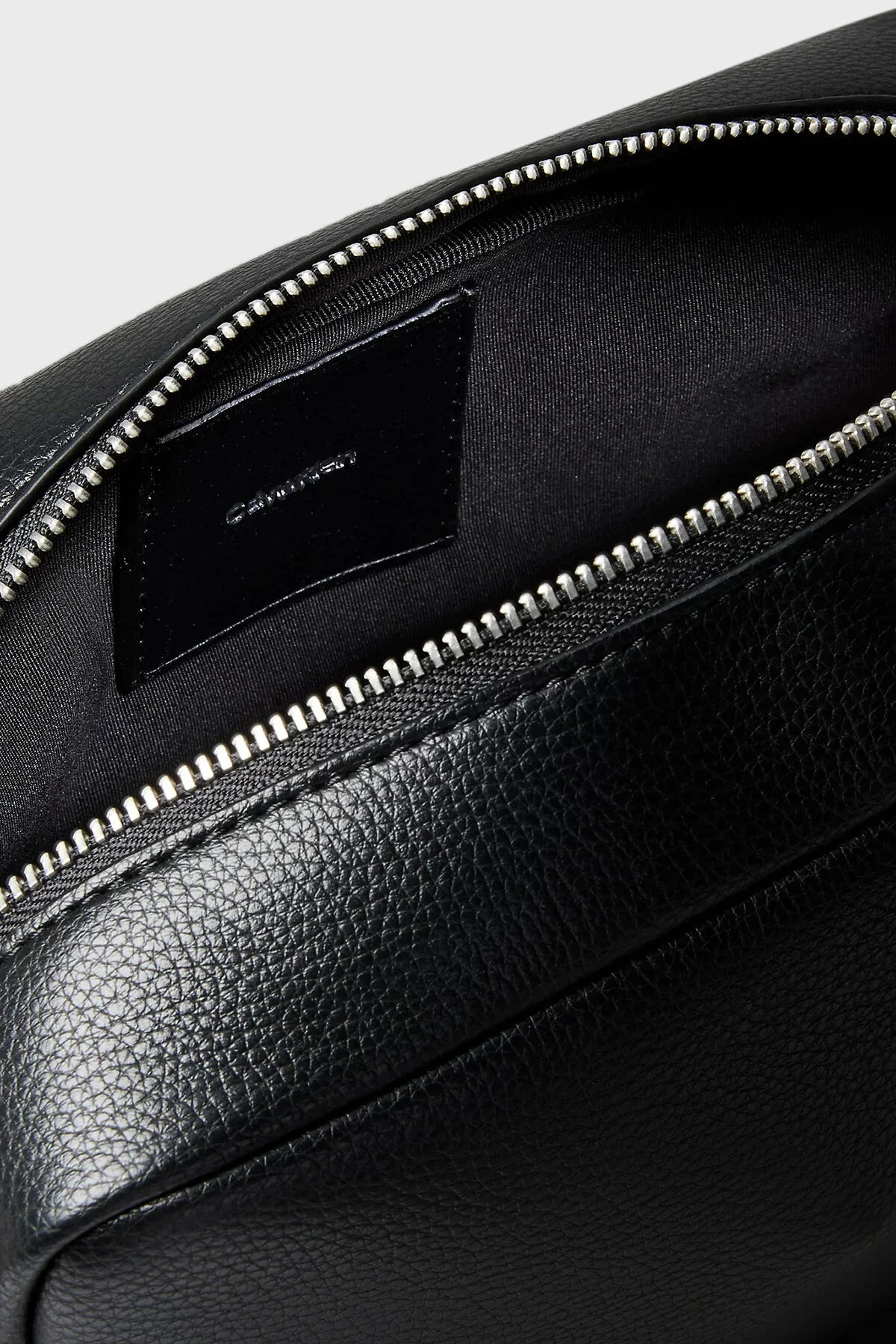 Calvin Klein Cargo Stil Bakım Erkek Siyah Cüzdan LV04D1090G-UB1