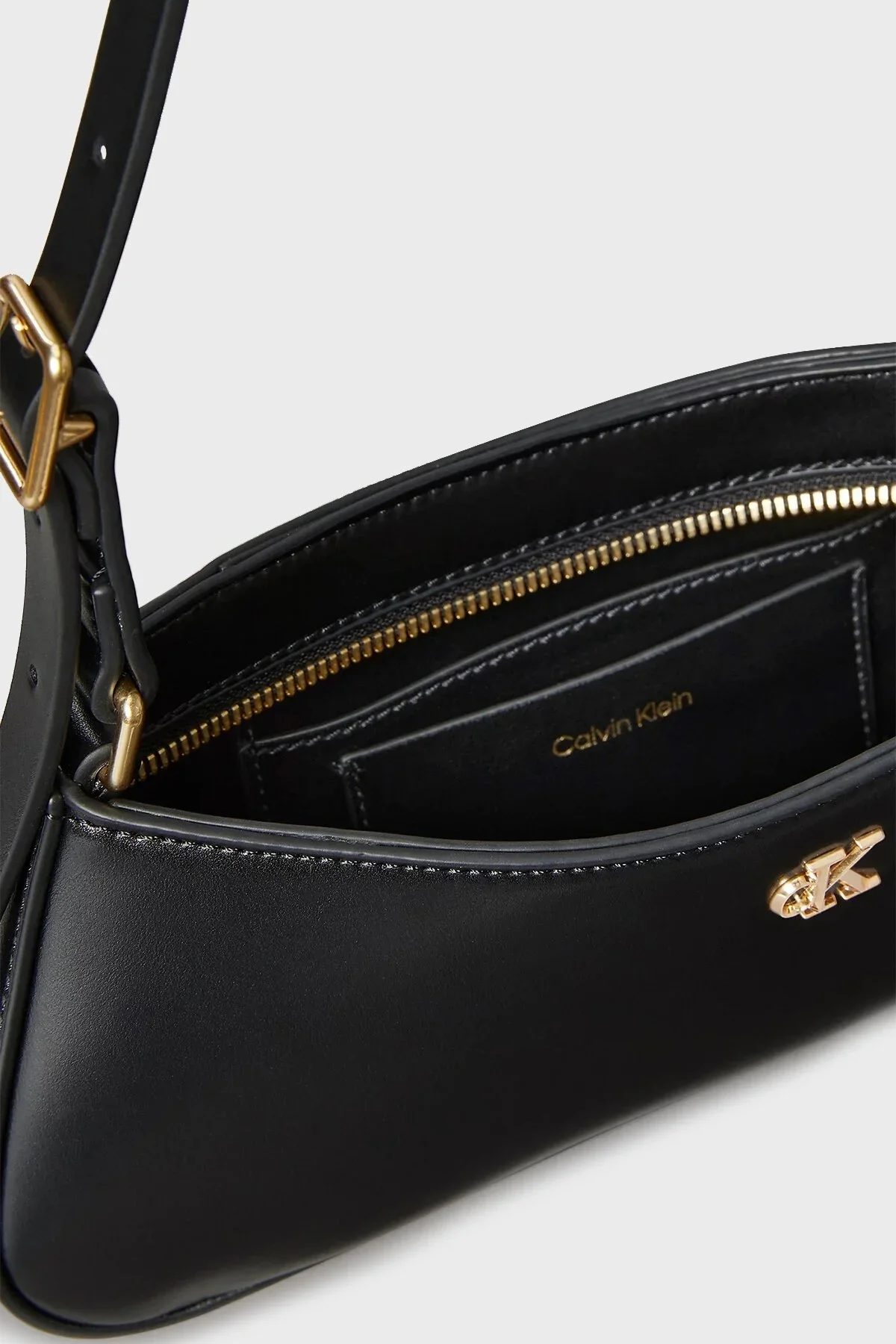 Calvin Klein CK Küçük Omuz Kadın Siyah Çanta LV04F3170G-YIH
