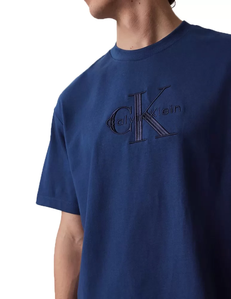 Calvin Klein Jeans Erkek Önü Kısa Arkası Uzun Nakışlı Mavi T-shirt LV04RB295G-C3I