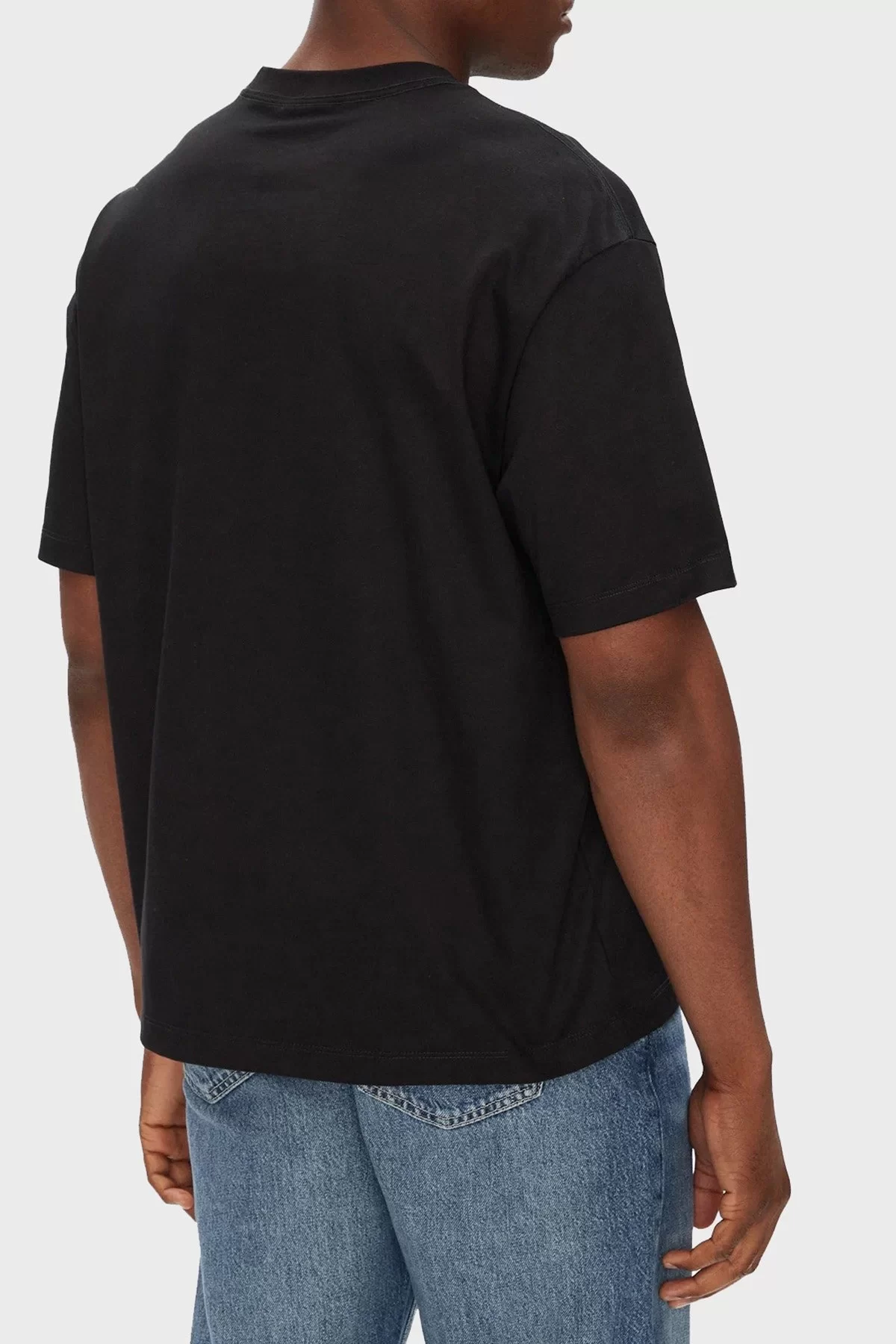 Calvin Klein Jeans Erkek Önü Kısa Arkası Uzun Nakışlı Siyah T-shirt LV04RB295G-UB1