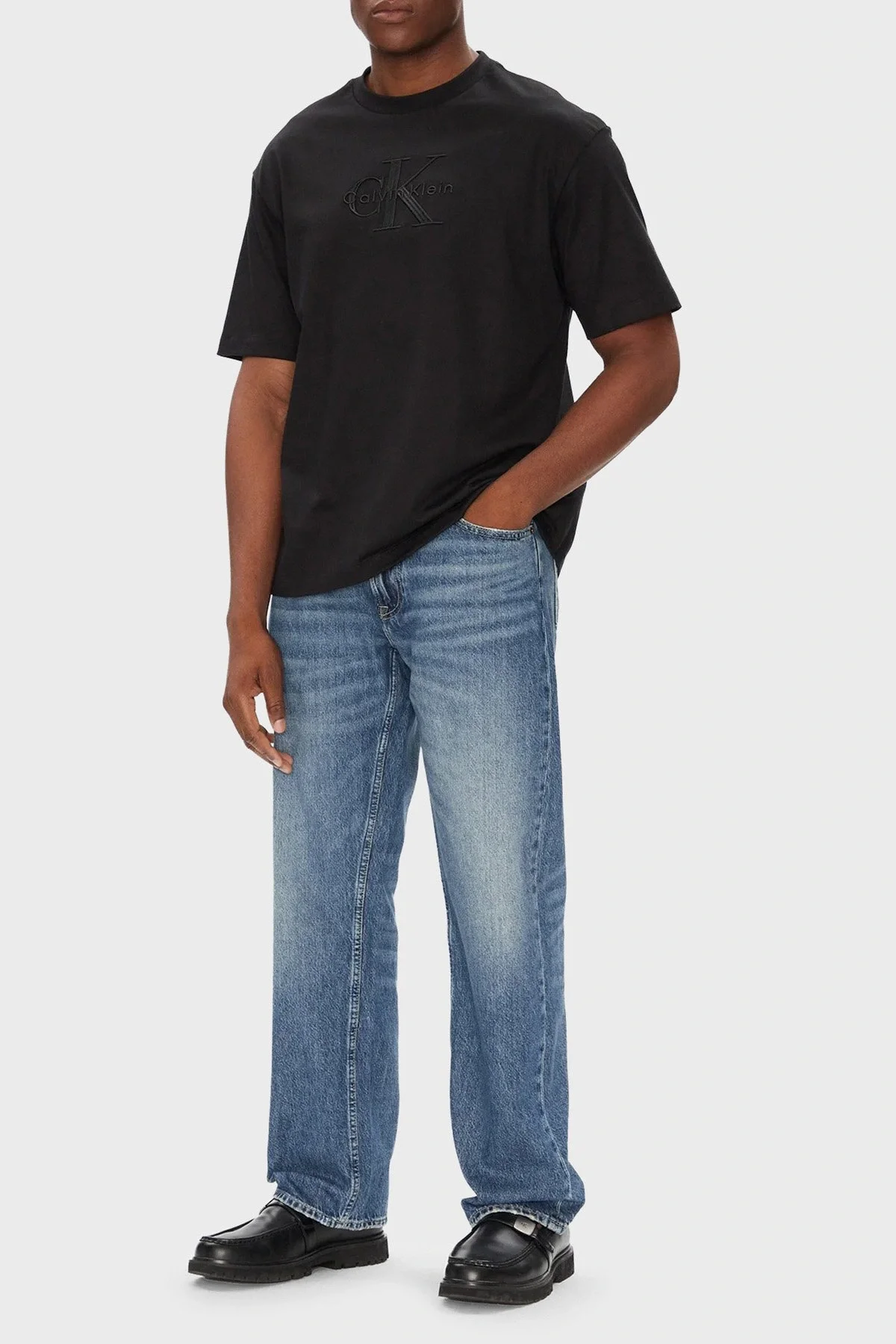 Calvin Klein Jeans Erkek Önü Kısa Arkası Uzun Nakışlı Siyah T-shirt LV04RB295G-UB1