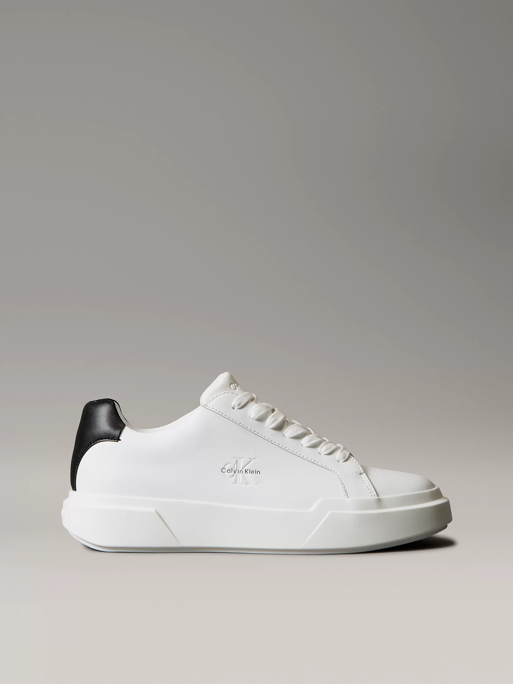 Calvin Klein Jeans Kalın Tabanlı Bağcıklı Deri Erkek Sneaker YM0YM01344-01W