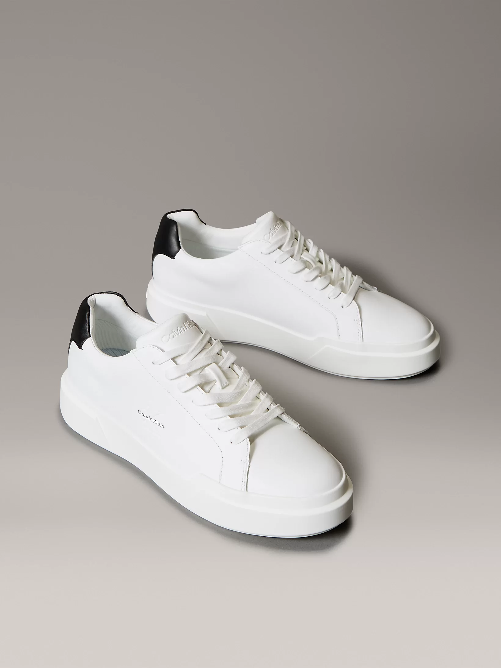 Calvin Klein Jeans Kalın Tabanlı Bağcıklı Deri Erkek Sneaker YM0YM01344-01W