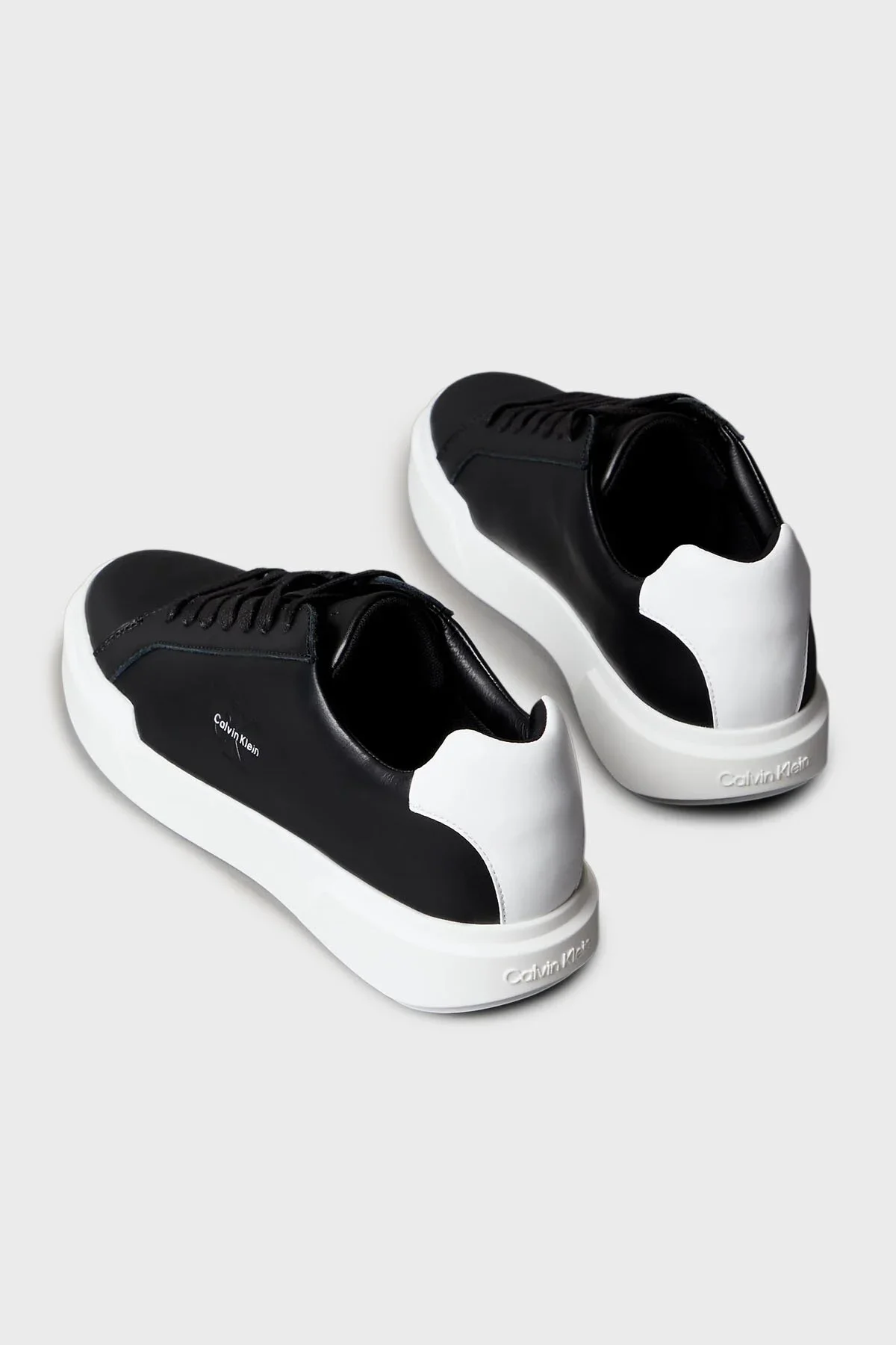 Calvin Klein Jeans Kalın Tabanlı Bağcıklı Deri Erkek Sneaker YM0YM01344-0GM