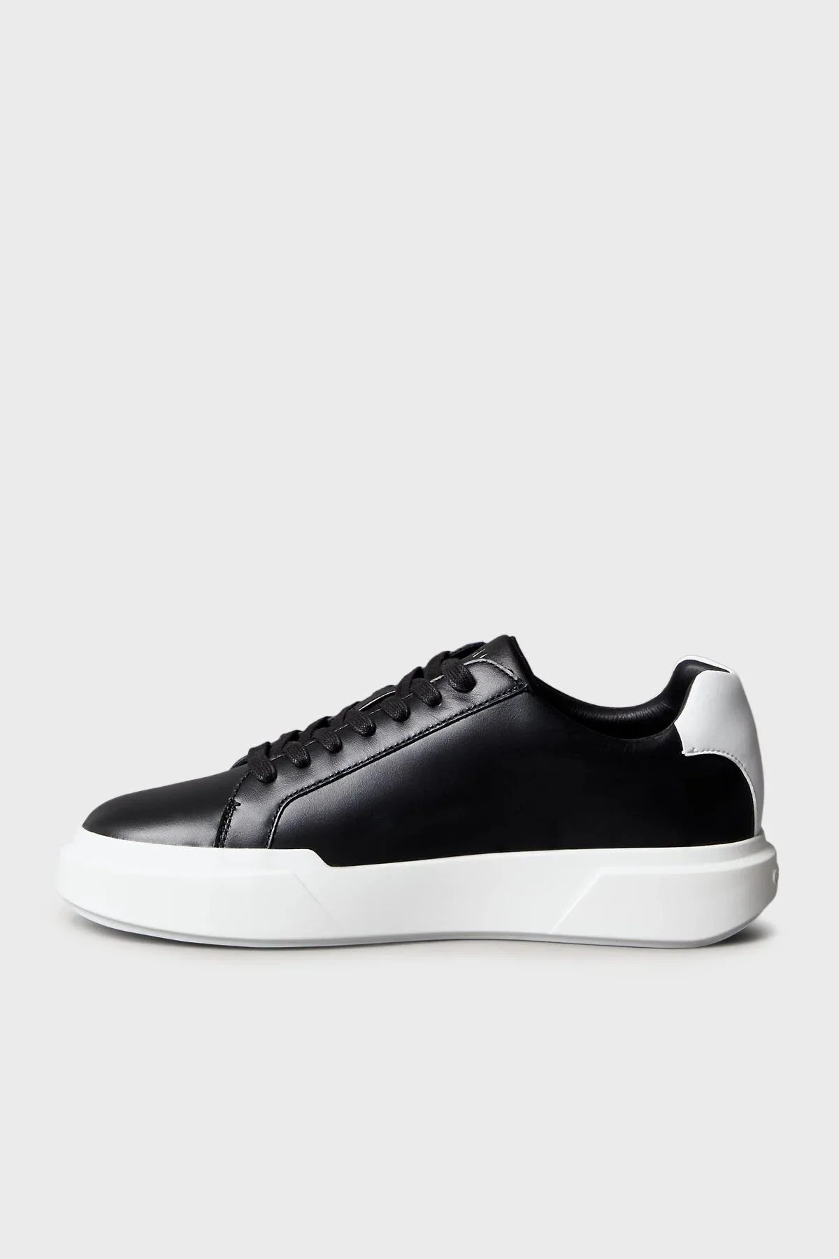 Calvin Klein Jeans Kalın Tabanlı Bağcıklı Deri Erkek Sneaker YM0YM01344-0GM