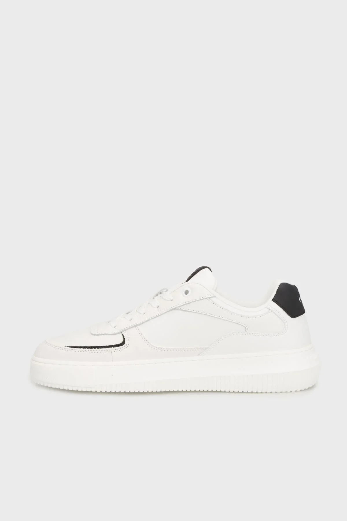Calvin Klein Jeans Kalın Tabanlı Bileksiz Deri-Nubuk Erkek Beyaz Sneaker YM0YM01426-01W