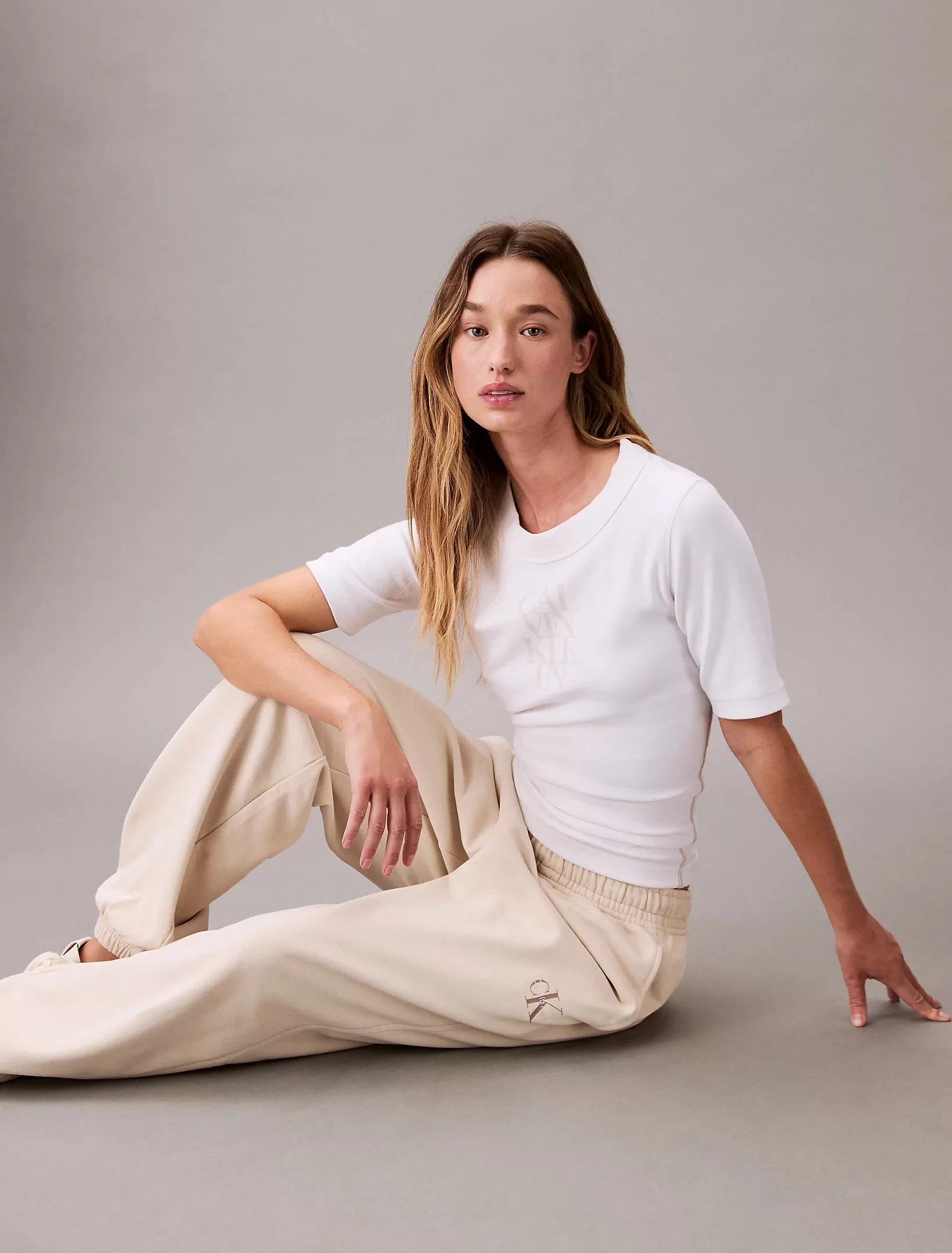 Calvin Klein Jeans MONOLOGO FRENCH TERRY JOGGER Kadın Beyaz Eşofman Altı LV047B235G-ACG