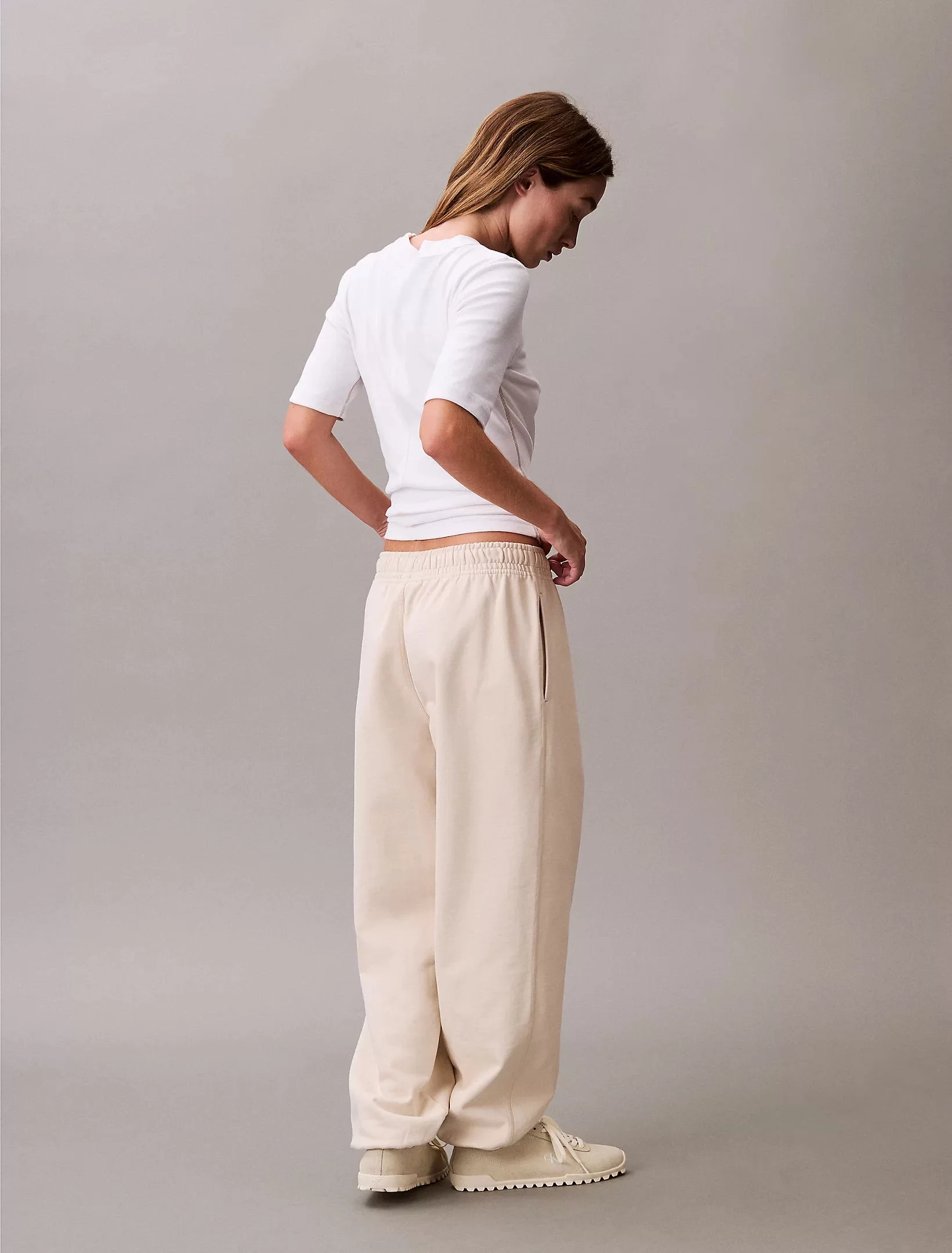 Calvin Klein Jeans MONOLOGO FRENCH TERRY JOGGER Kadın Beyaz Eşofman Altı LV047B235G-ACG