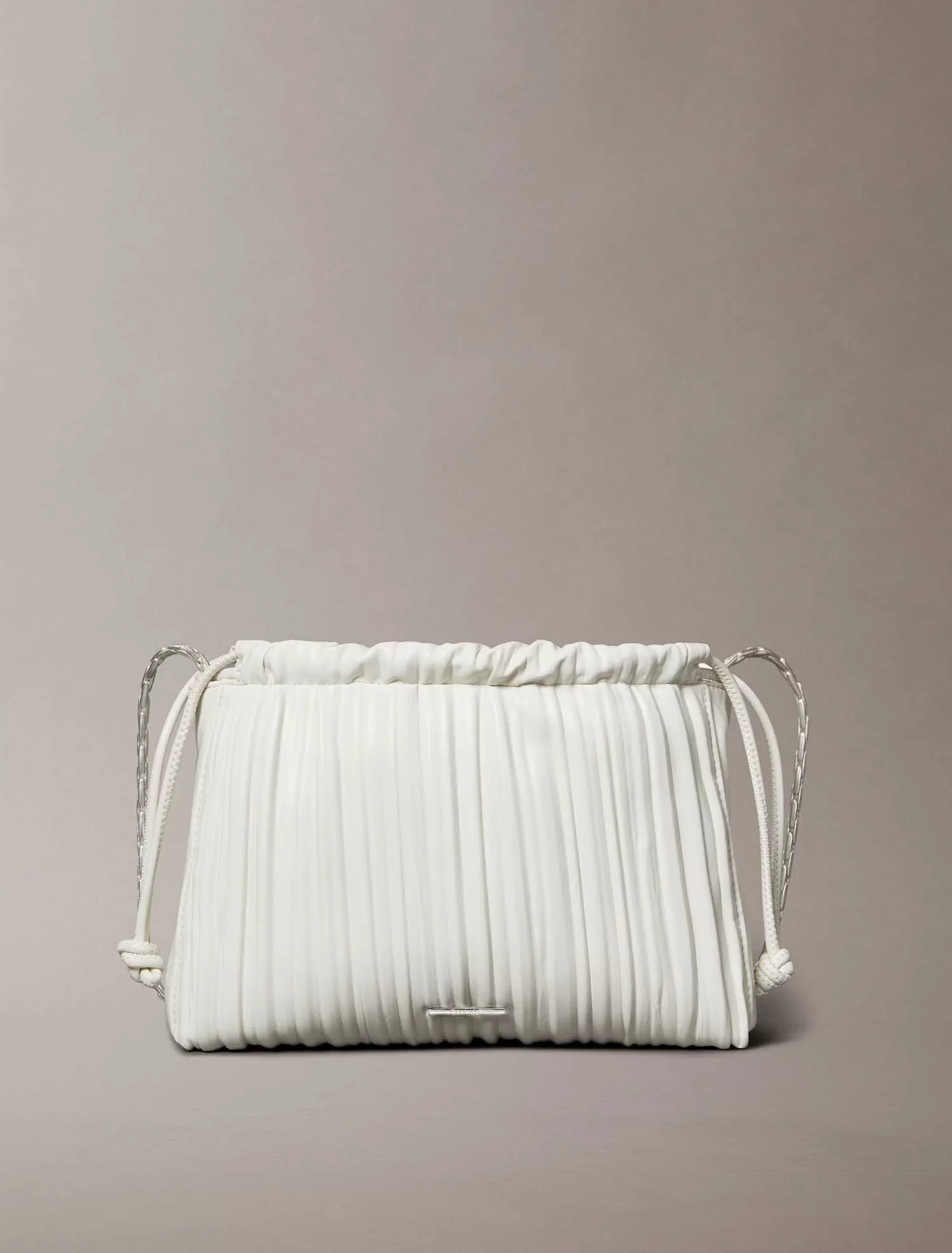 Calvin Klein Jeans PLISSE DRAWSTRING BAG Kadın Beyaz Çanta LV04F3076G-FUP