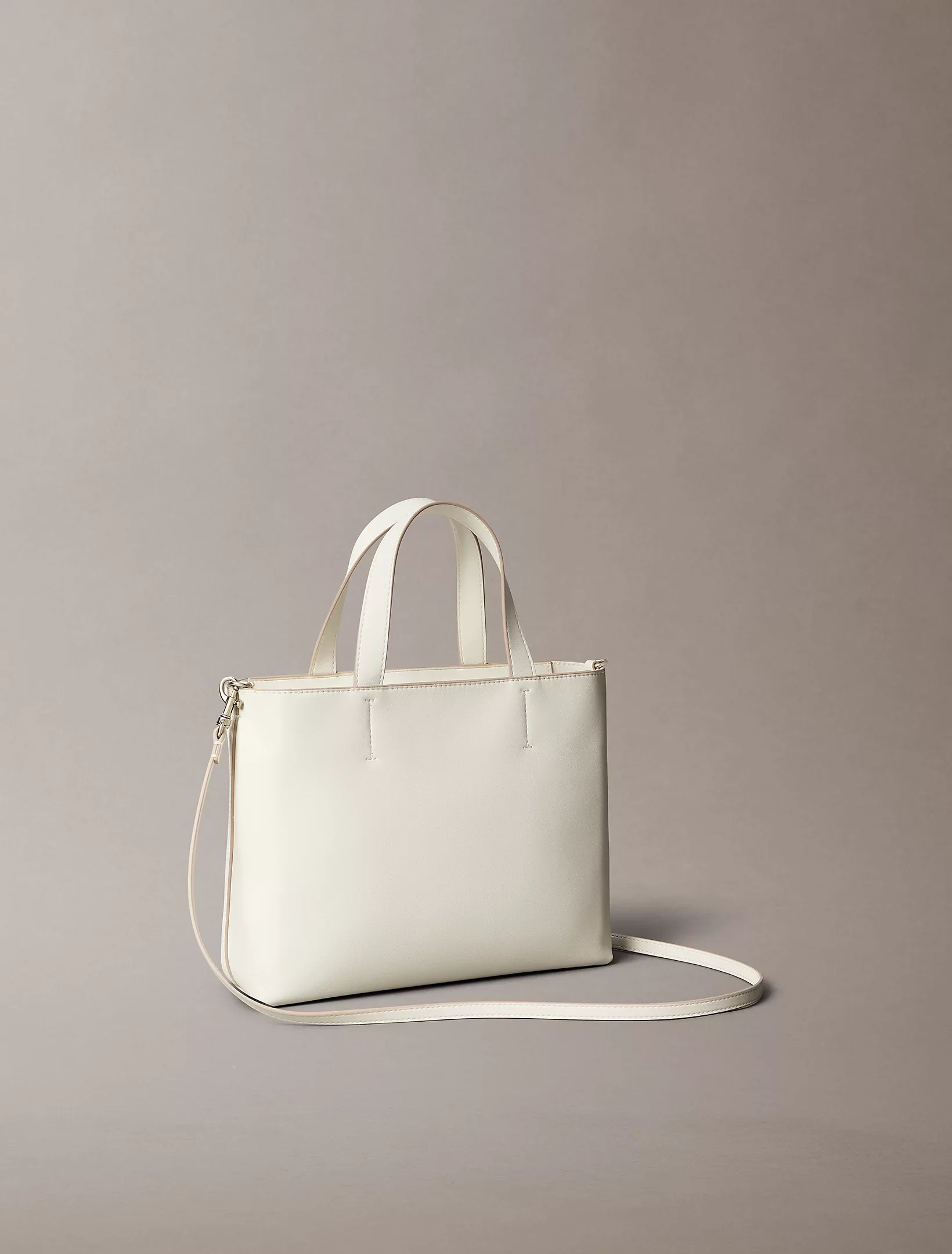 Calvin Klein Jeans SCULPTED MINI EW TOTE Kadın Beyaz Çanta LV04K3111G-FUP