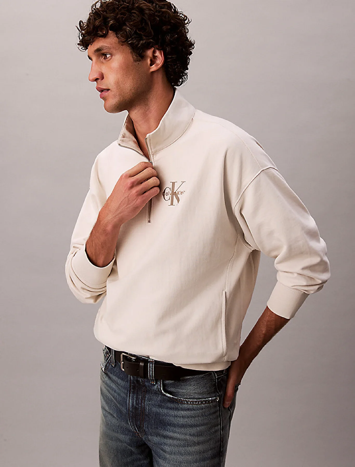Calvin Klein Uzun Kollu Premium Penye Mikro Monologolu Erkek Beyaz Sweatshirt LV04RD236G-67U