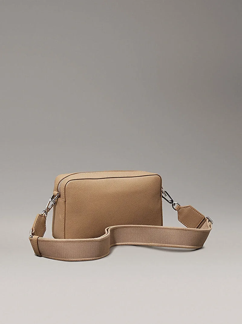 Calvin Klein CK MUST CONV CAMERA BAG_MONO Kadın Bej Çapraz Çanta K60K612808-0F4