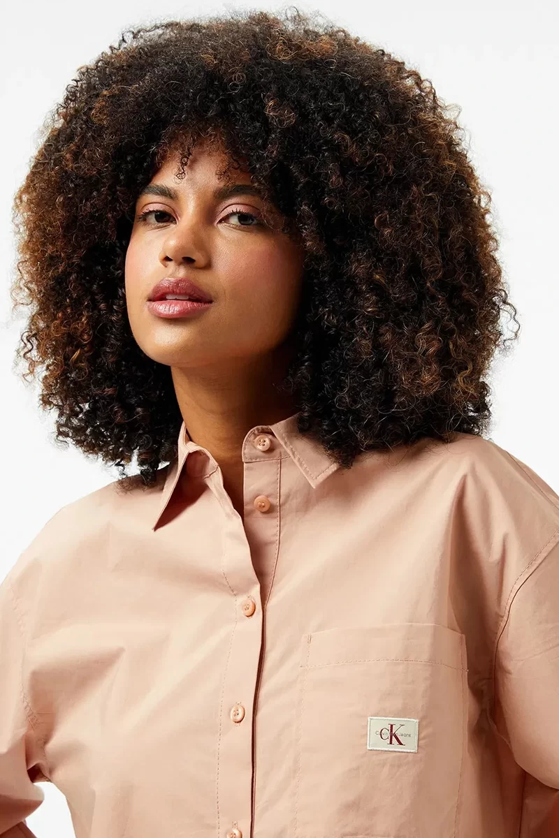 CK Jeans WOVEN LABEL CROPPED SHIRT Kadın  Gömlek J20J225078-TGW