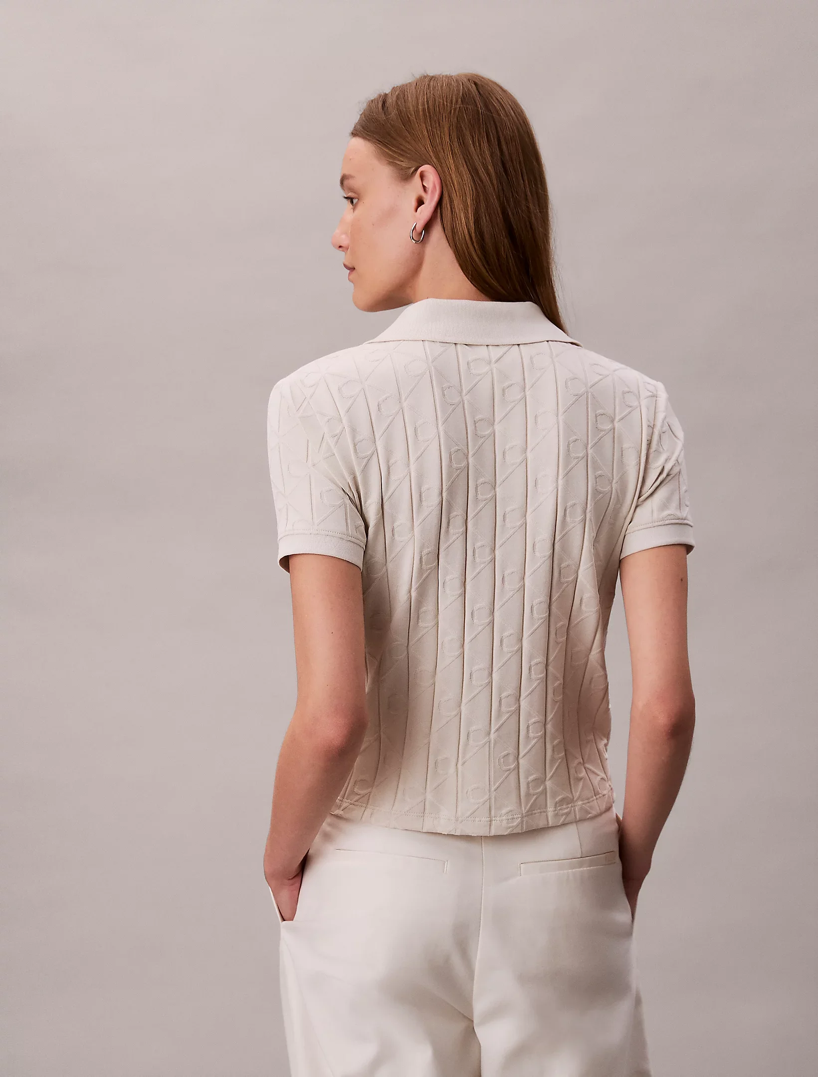 Calvin Klein Kısa Kollu Tamamı Baskılı Jakarlı Polo Kadın Beyaz T-shirt LV044D209G-67U