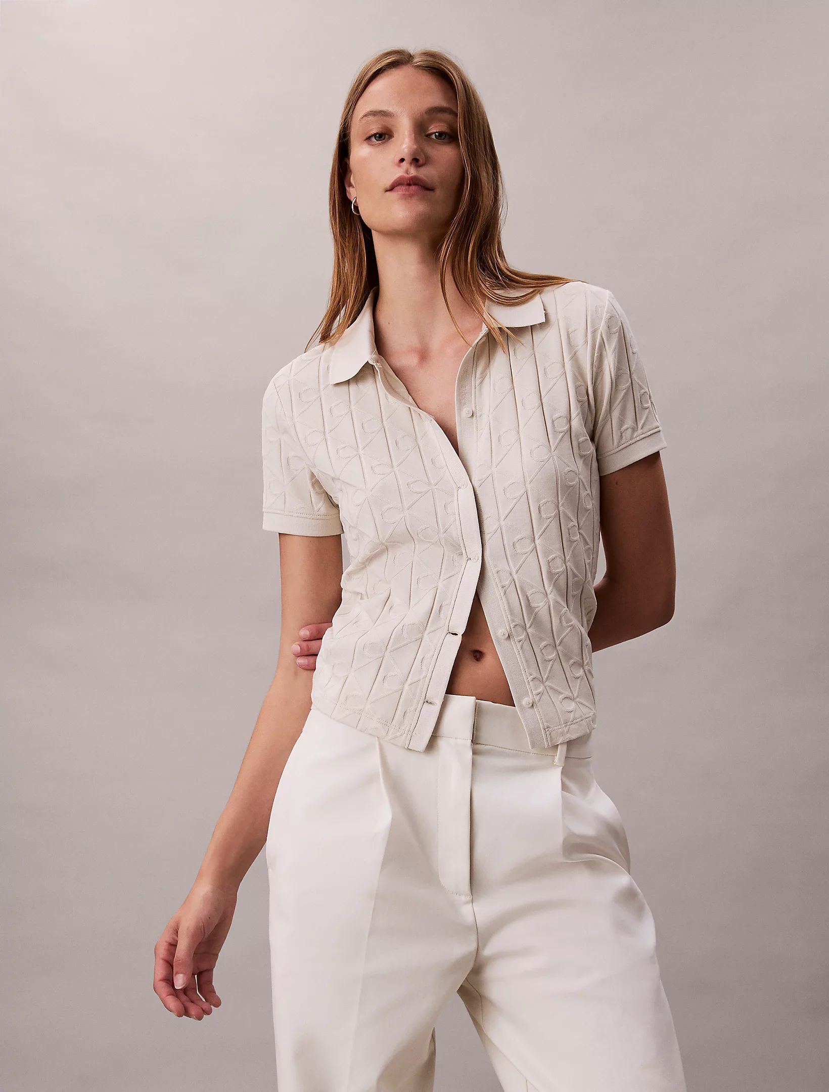 Calvin Klein Kısa Kollu Tamamı Baskılı Jakarlı Polo Kadın Beyaz T-shirt LV044D209G-67U