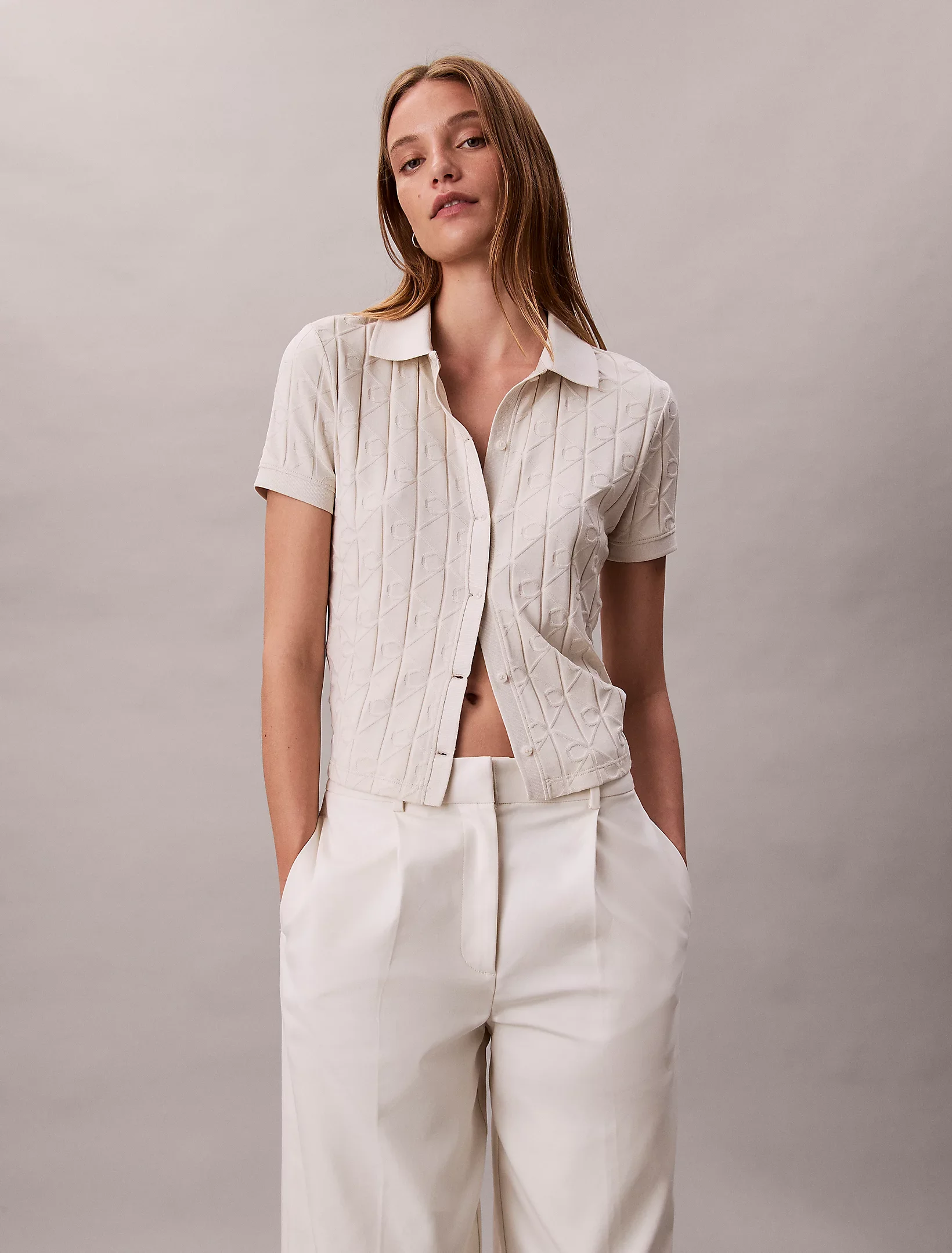 Calvin Klein Kısa Kollu Tamamı Baskılı Jakarlı Polo Kadın Beyaz T-shirt LV044D209G-67U