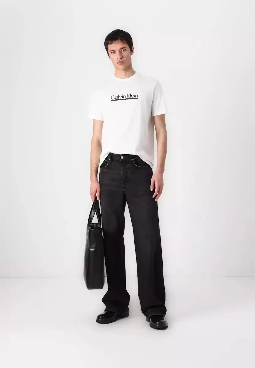 Calvin Klein Ss Graphic Tee Erkek Beyaz T-shirt  LV04RC852G-YAF