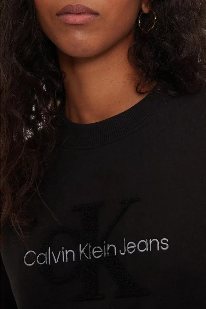 CK Jeans CHENILLE MONOLOGO CREWNECK Kadın SİYAH Sweatshirt J20J224652-BEH