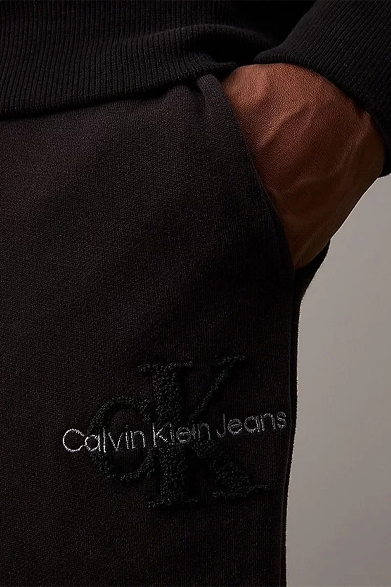 CK Jeans CHENILLE MONOLOGO SWEATPANT Erkek SİYAH Eşofman Altı J30J326685-BEH