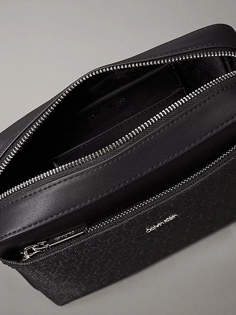 Calvin Klein CK MUST CONV CAMERA BAG_MONO Kadın  Çapraz Çanta K60K613021-BEH
