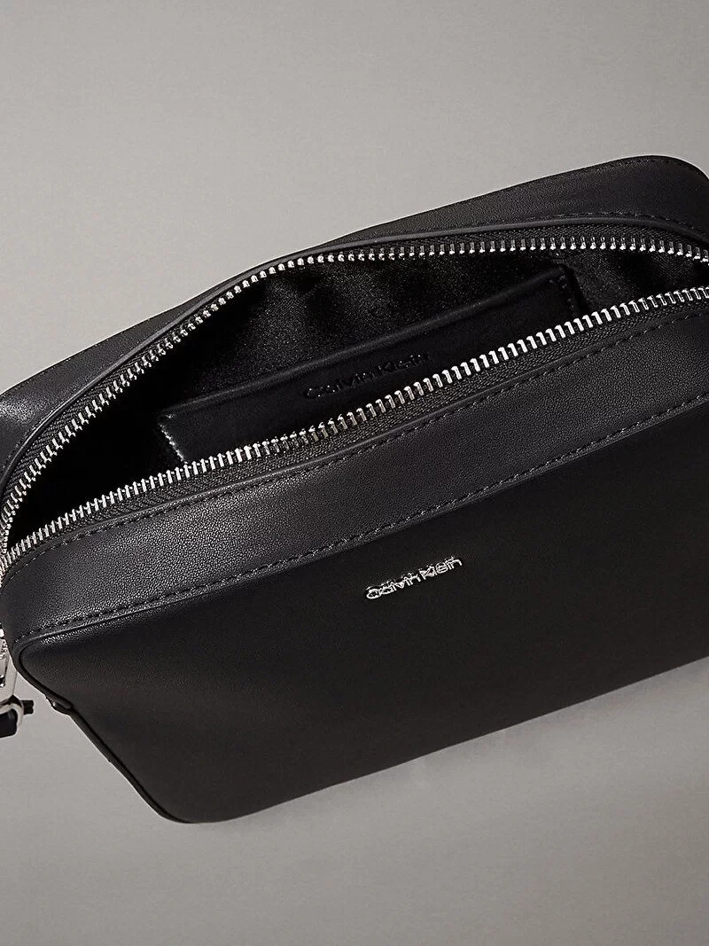 Calvin Klein CK MUST SMALL CAMERA BAG Kadın  Çapraz Çanta K60K613145-BEH