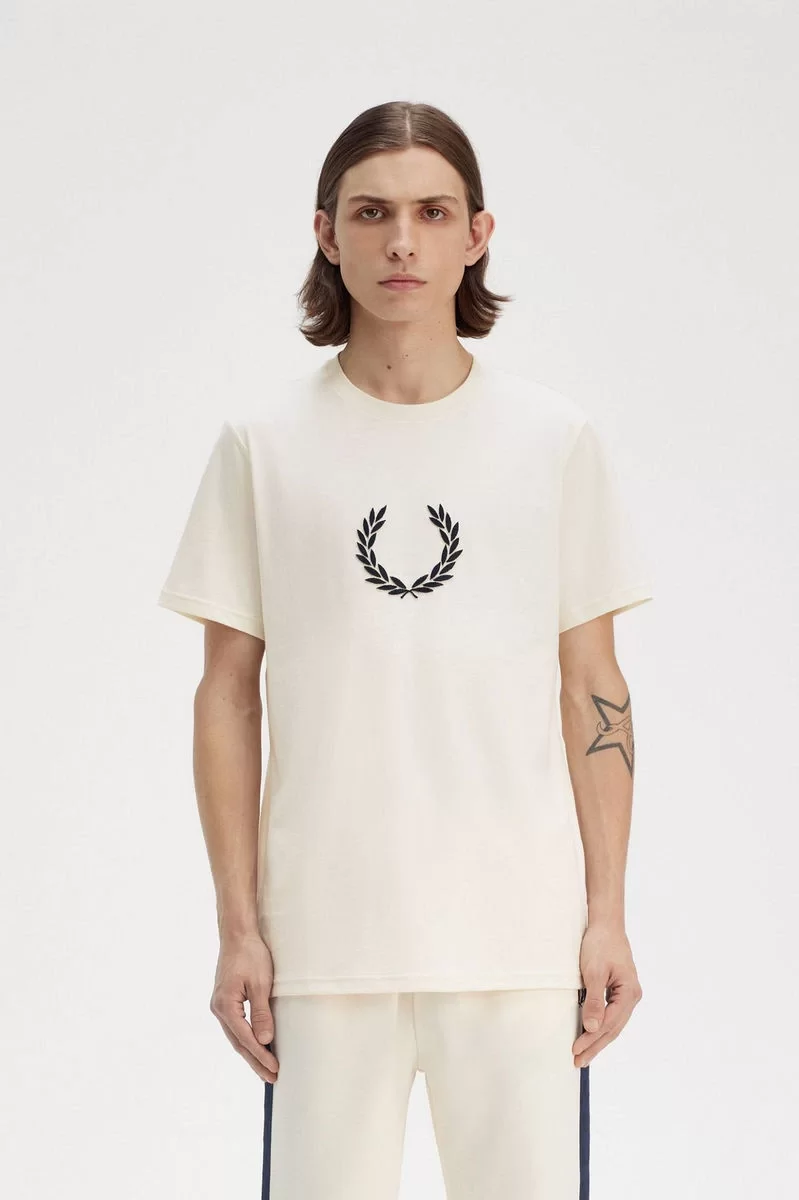 Fred Perry TEXTURED LAUREL WREATH T-SHIRT Erkek  T-shirt M8587-560