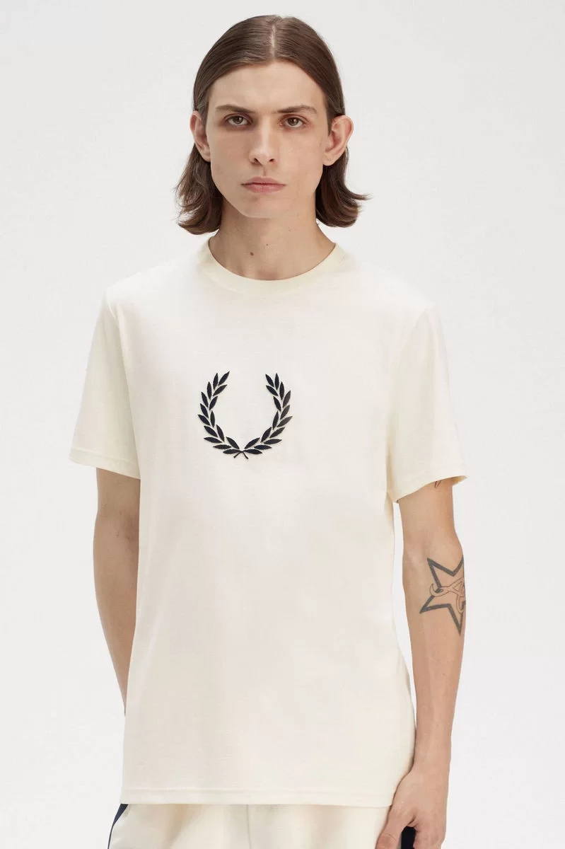 Fred Perry TEXTURED LAUREL WREATH T-SHIRT Erkek  T-shirt M8587-560