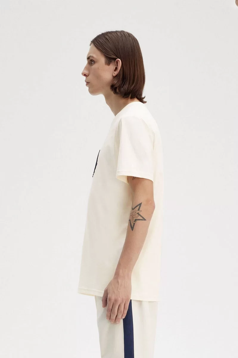 Fred Perry TEXTURED LAUREL WREATH T-SHIRT Erkek  T-shirt M8587-560