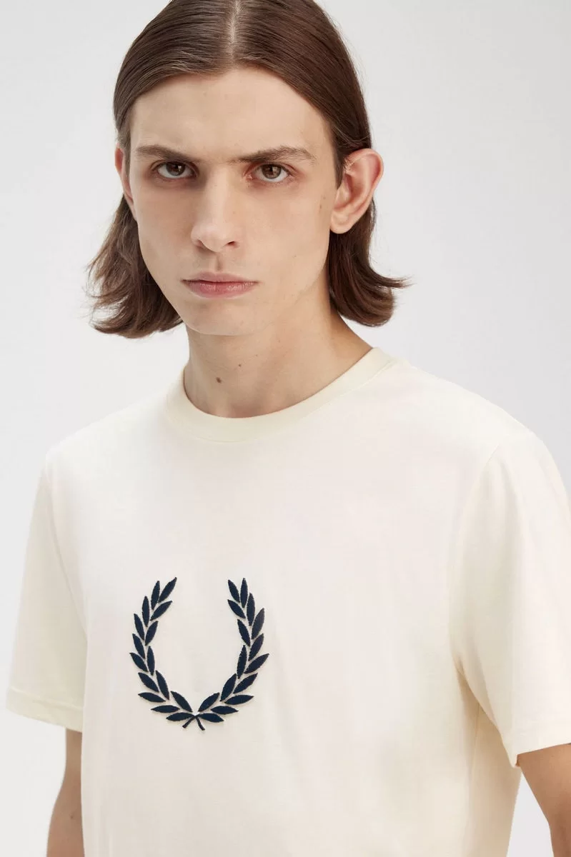 Fred Perry TEXTURED LAUREL WREATH T-SHIRT Erkek  T-shirt M8587-560