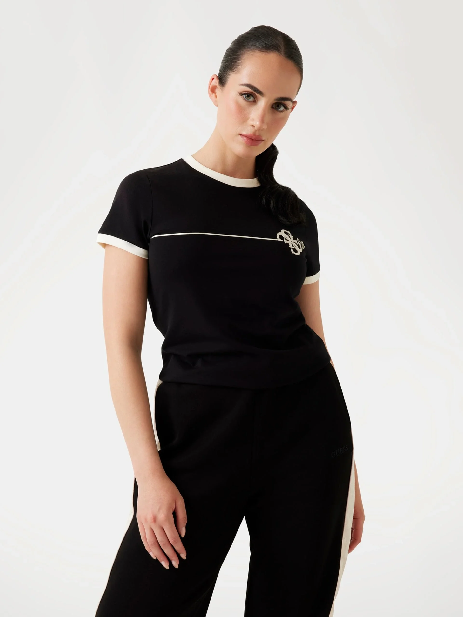 Guess Carmen Kadın Siyah Aktif Slim Fit T-Shirt V5YI01J1314-JBLK